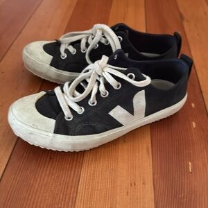 Veja Wata low black canvas sneakers
